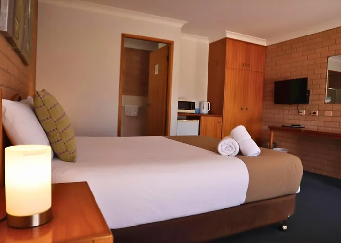 Golden Chain Aalana Motor Inn Cowra