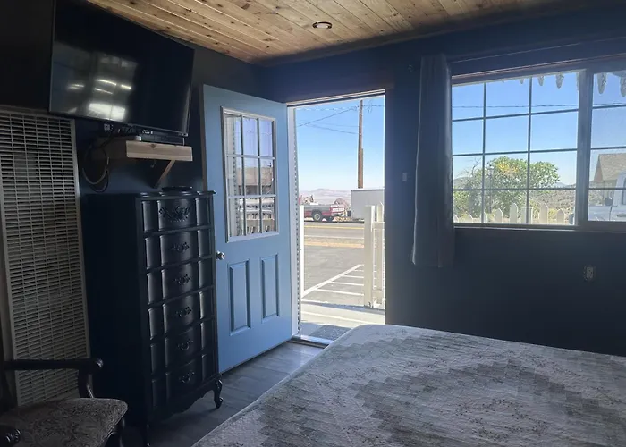 Sugarloaf Mountain Motel Virginia City