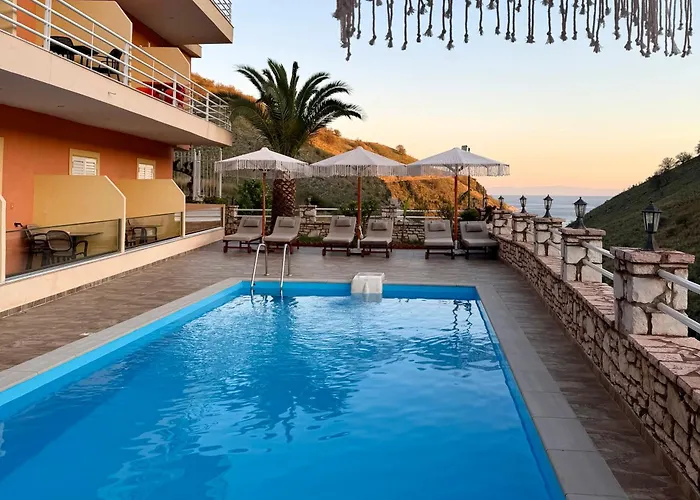 Karos Hotel Llaman Himarë