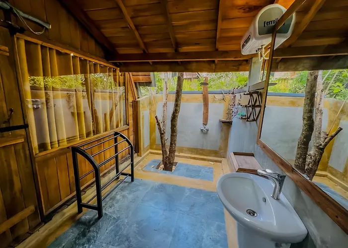 Habarana Tree House Ambasewana Resort