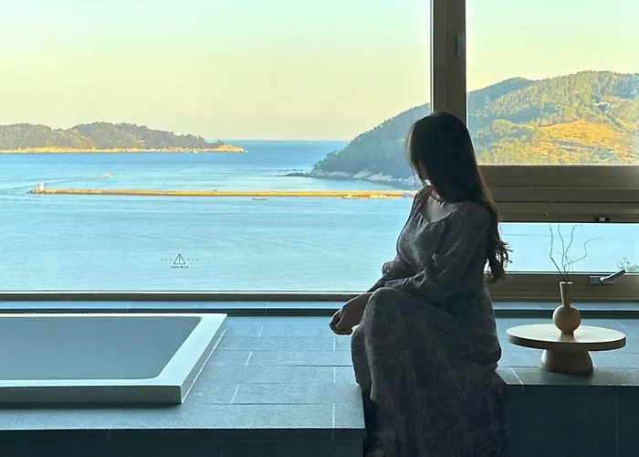 Hotel Sang Sang & Private Sang Sang Pool Villa Geoje