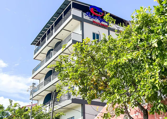 Royal Agate Beach Resort Pantai Cenang 