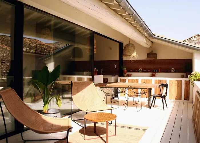 Le 19-21 - Un amour d'hotel Leucate