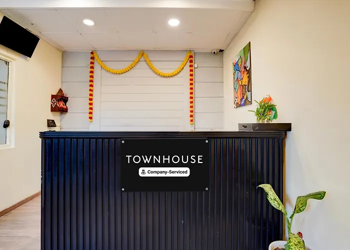 Super Townhouse Singapore Mall Formerly Hotel Sunshine Lucknow