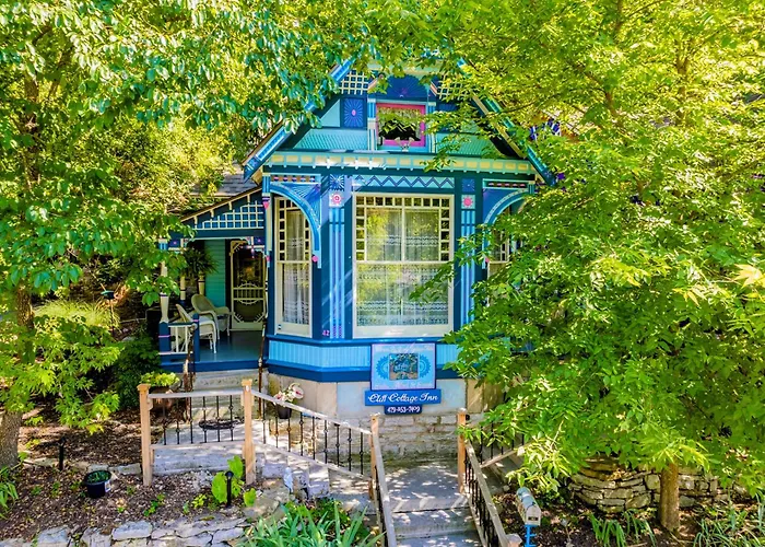 Cliff Cottage Inn, Downtown Bed & Breakfast Eureka Springs