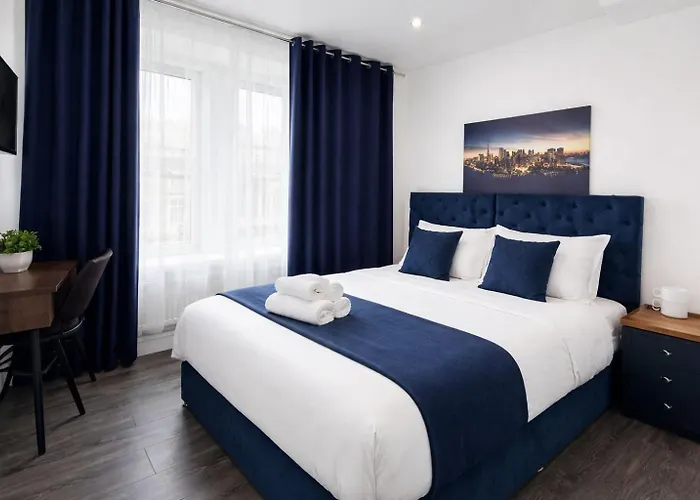 The Broadway Hotel - London Heathrow Southall