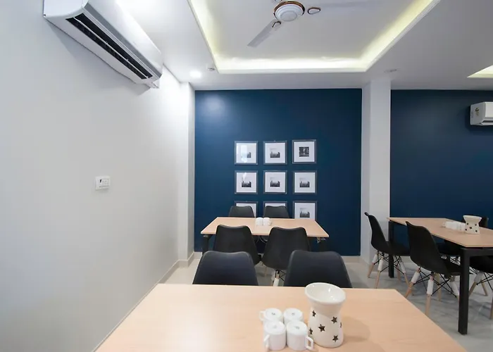 Collection O Blue Shine Hotel Jaipur