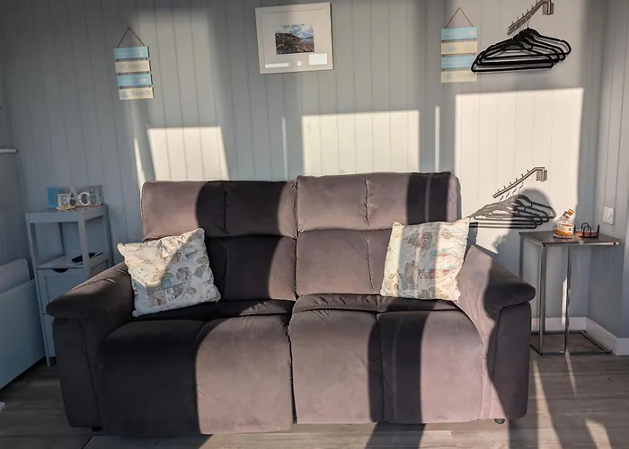 Allibella Shepherds Hut, Amazing Seaview, Private Garden, Pet Friendly Barmouth
