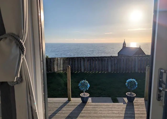 Allibella Shepherds Hut, Amazing Seaview, Private Garden, Pet Friendly Barmouth
