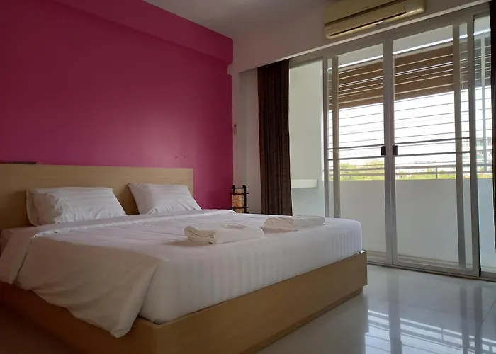 Ruan Plaisoi Apartment Bangkok