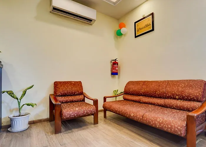 Super Townhouse Singapore Mall Formerly Hotel Sunshine Lucknow