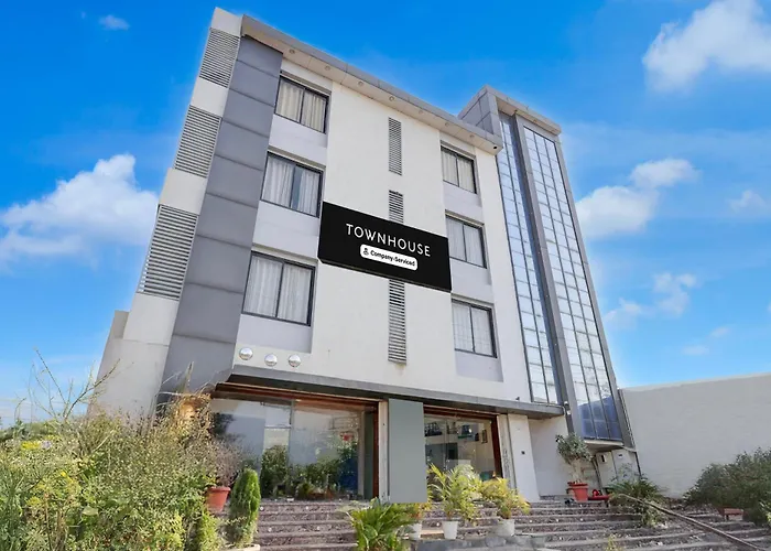 Super Townhouse Reti Bus Terminal Udaipur Formerly Greenland