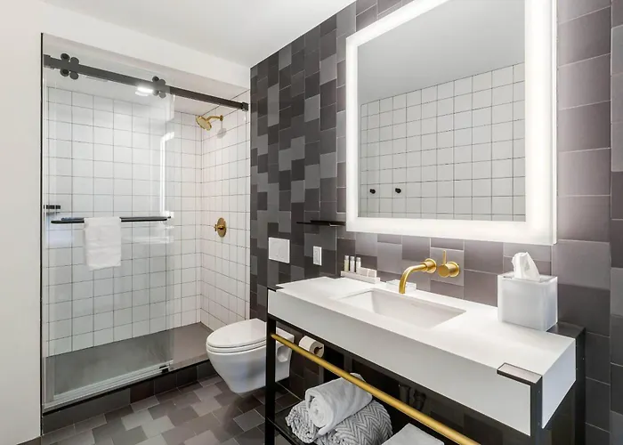 Cambria Hotel Boston Downtown - Seaport