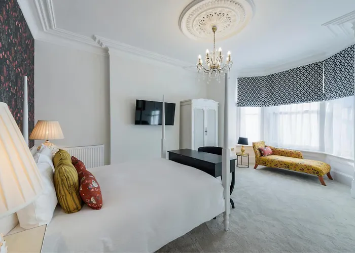 The Clarence Boutique Rooms Portsmouth