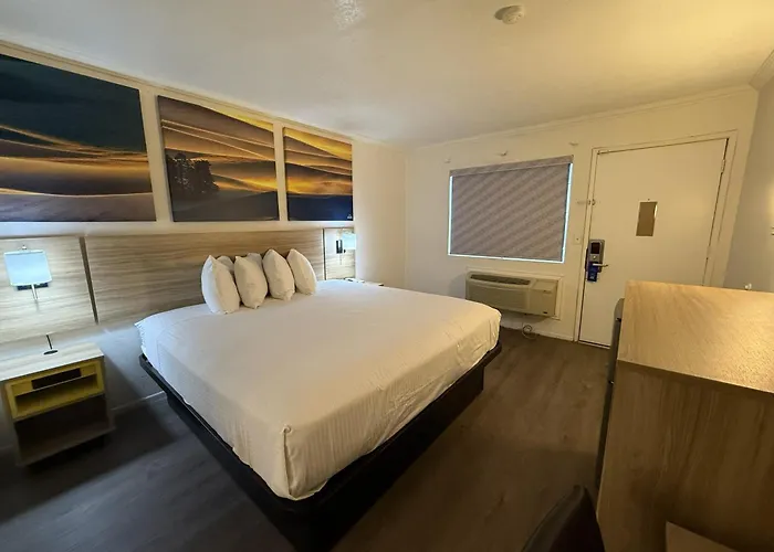 Days Inn By Wyndham Victorville