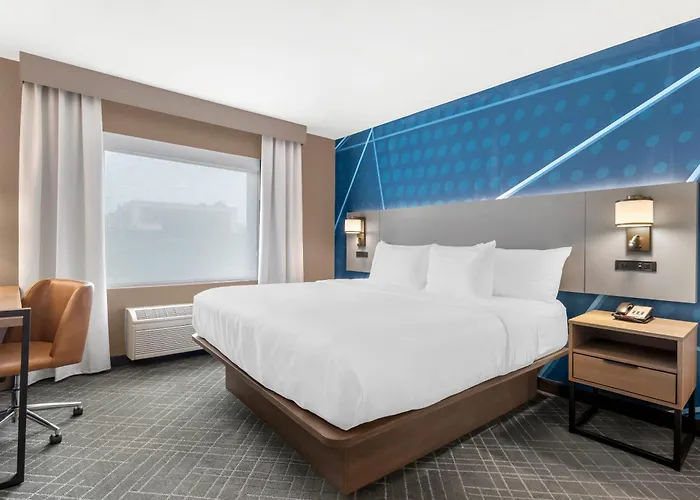 Comfort Inn & Suites Suwanee - Sugarloaf