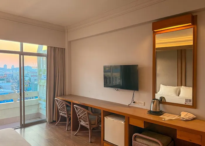 โกลเด้นบีชโฮเทล พัทยา Hotel Pattaya