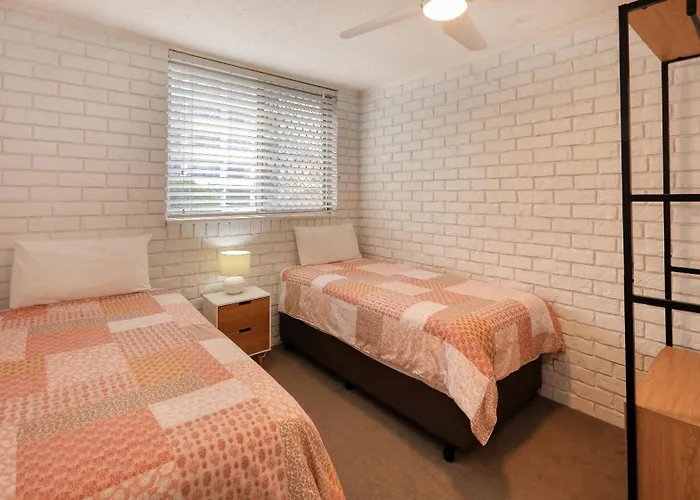 Merrima Court Holidays Caloundra