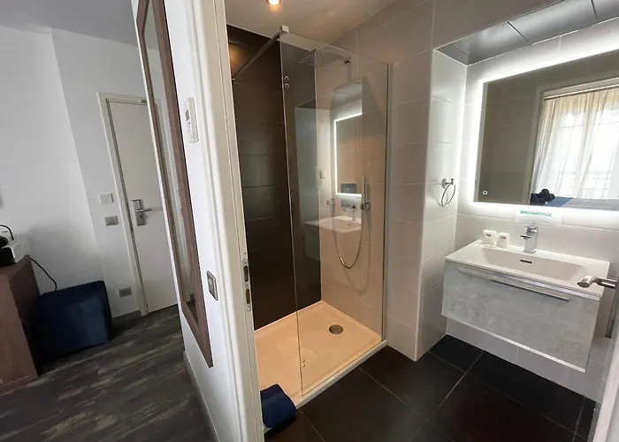 Hotel Flots d'Azur Promenade des Anglais Nizza