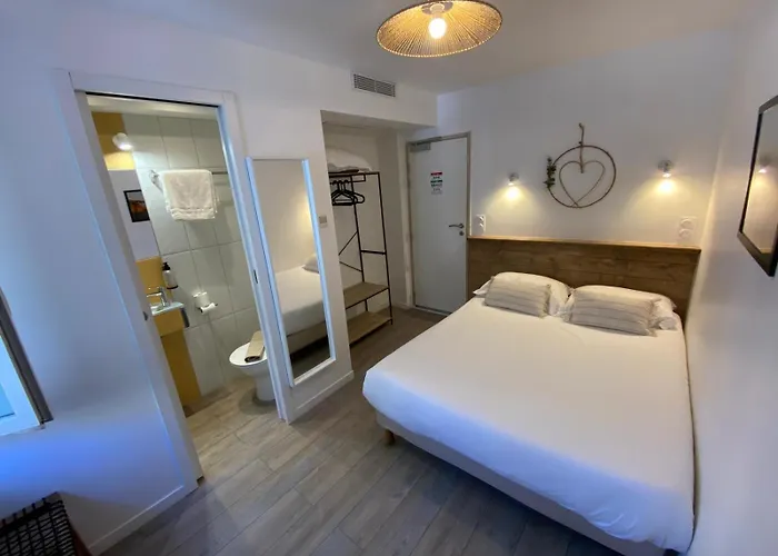 Hôtel L'Oustaou Le Lavandou