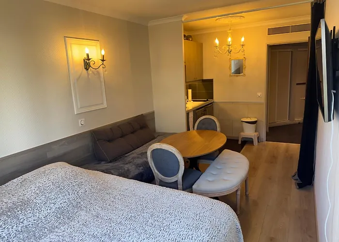 Aparthotel ALTAMIRA  à Issy-les-Moulineaux