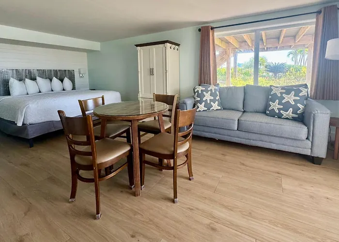 Ragged Edge Resort & Marina Islamorada