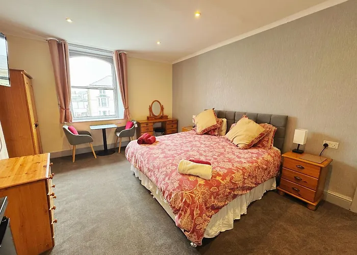 White Court Llandudno Bed & Breakfast