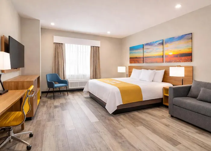 Days Inn & Suites By Wyndham Greater Tomball