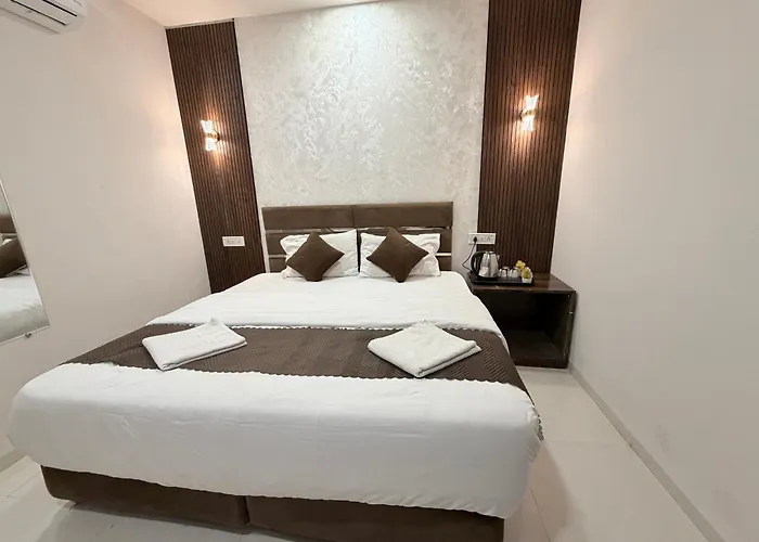 Hotel Kiwi Inn Vijaynagar Scheme 78 Indore