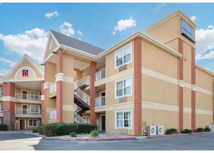 Studio 6 Suites Fresno North Ca