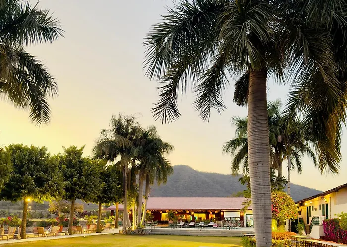 Shikarbadi Heritage Hotel By The Lake - By Hrh Group Of Hotels Udaipur