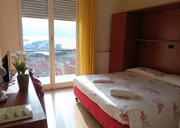 Hotel Robinia Imperia