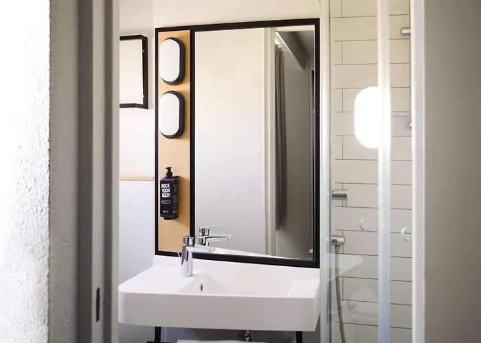 Ibis Paris Tour Eiffel Cambronne 15Eme Otel