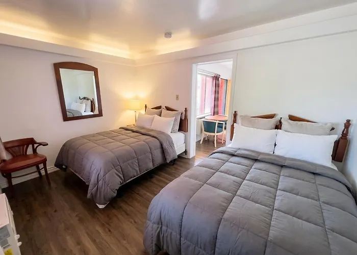 6267 Persepolis Inn Niagara Falls