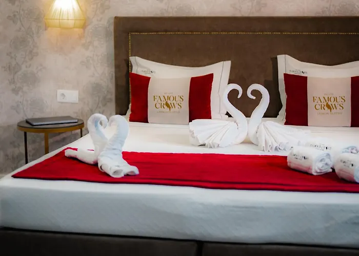 Famous Crows Lisbon Suites