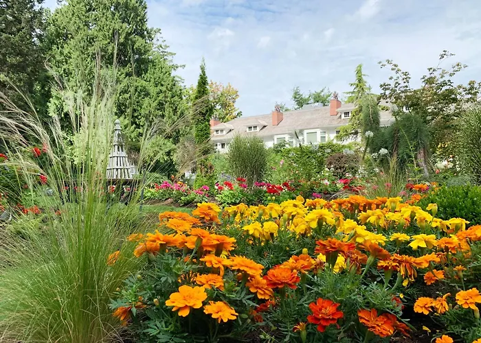 Crown Mansion Boutique Hotel & Villas Qualicum Beach
