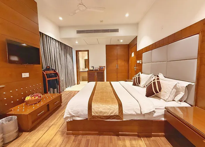 Sawera Grand Luxury Stay Near Golden Temple Amritsar
