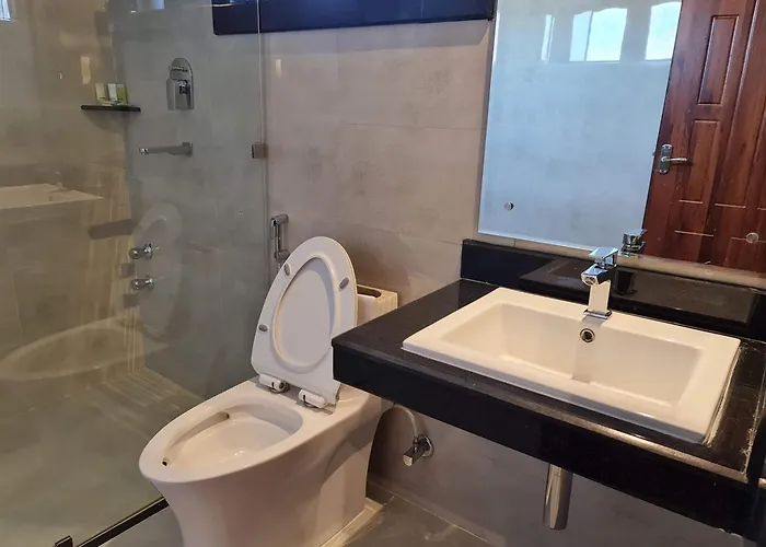 Hotel Middle Path & Spa Pokhara