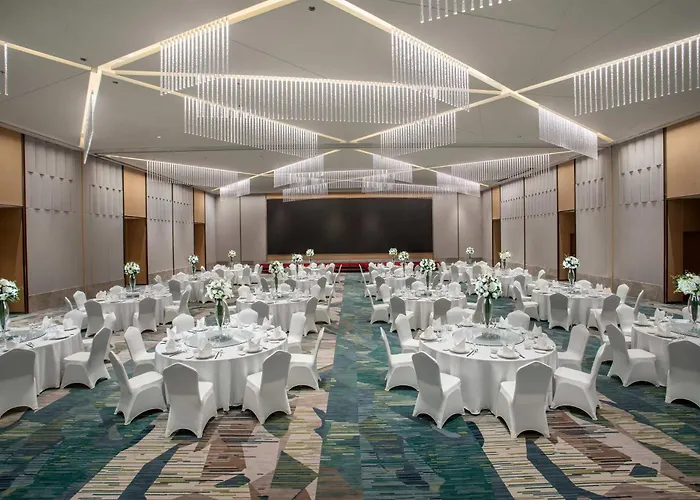 Holiday Inn Wuxi Central Station By Ihg
