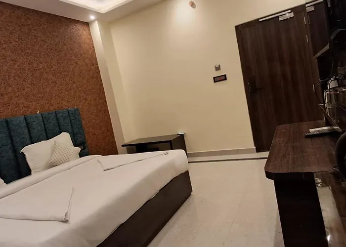Hotel Madhuram Ayodhya