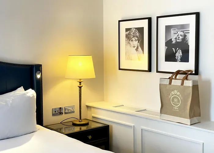 The Waldorf Hilton Hotel Londen