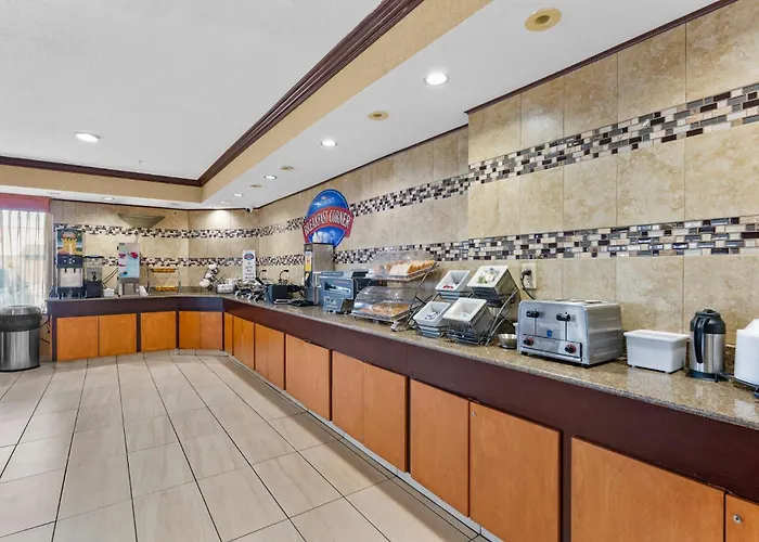 Baymont By Wyndham Madison Heights Detroit Area Hotel