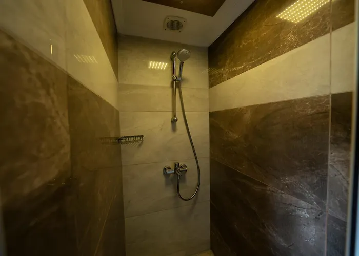 Hotel Azmakhan Akyaka 