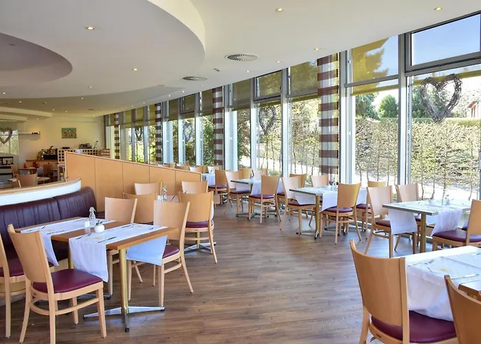 Ramada By Wyndham Dresden Hotel