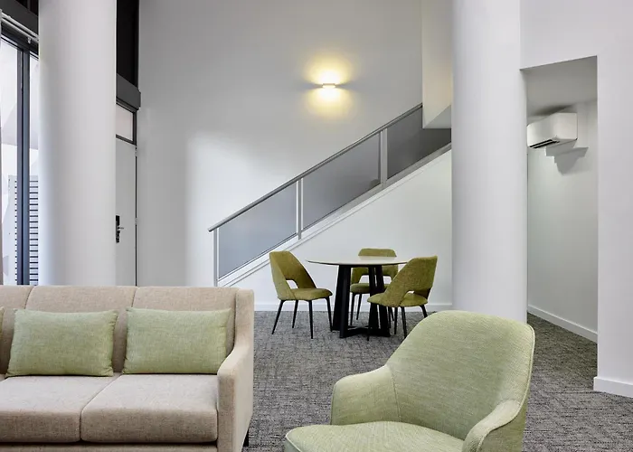 Meriton Suites Waterloo Sydney