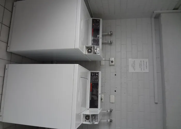 Adina Place Motel Apartments Launceston