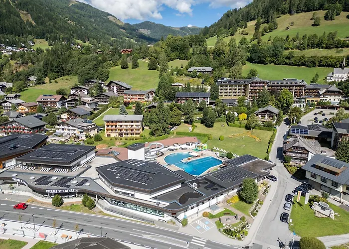 Gästehaus Schusser an der Therme, Frühstück, Doppelzimmer und Ferienwohnung Bad Kleinkirchheim
