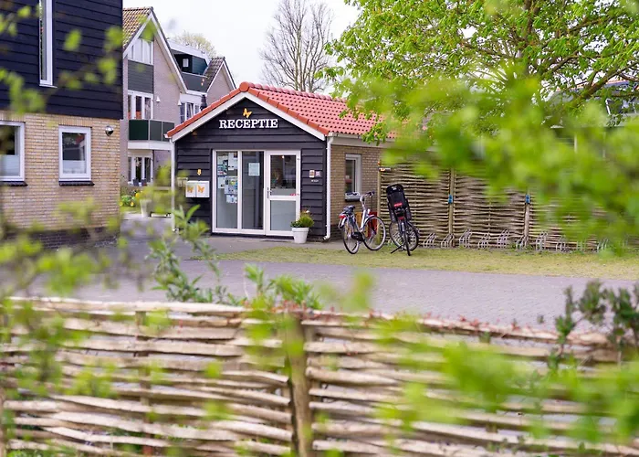 De Vlindertuin Aparthotel Nes 