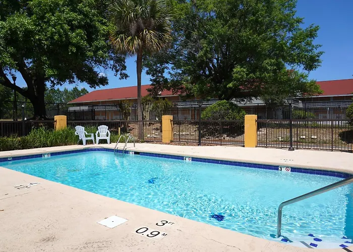 Fairview Inn & Suites Mobile