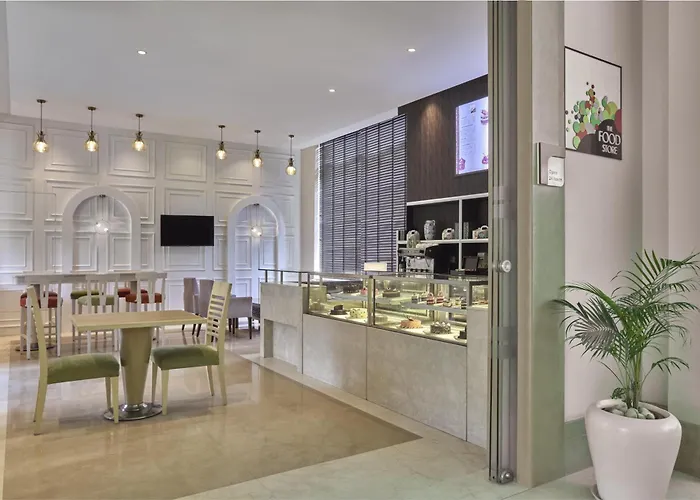 Doubletree By Hilton Agra Hotel